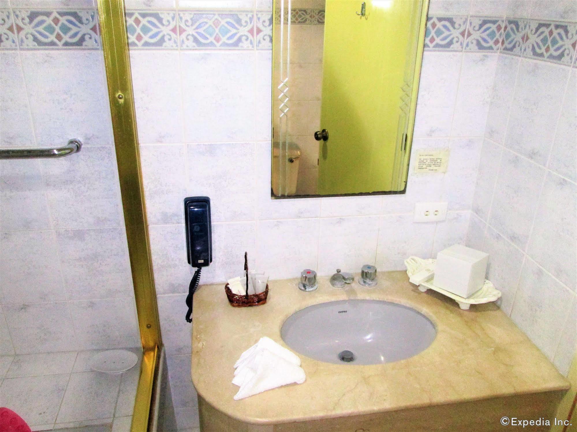 Maxandrea Hotel Cagayán de Oro Extérieur photo